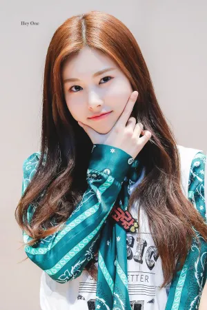 IZ*ONE Hyewon | 181109