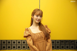 201125 Apink Naver Post - "Please Don't Date Him" Poster Shoot with Bomi