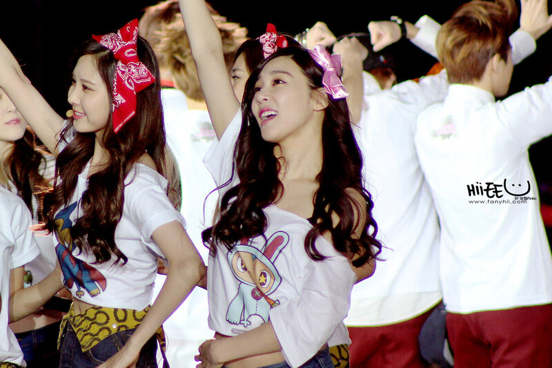 131019 Girls' Generation Tiffany at SMTOWN Concert in Beijing documents 1