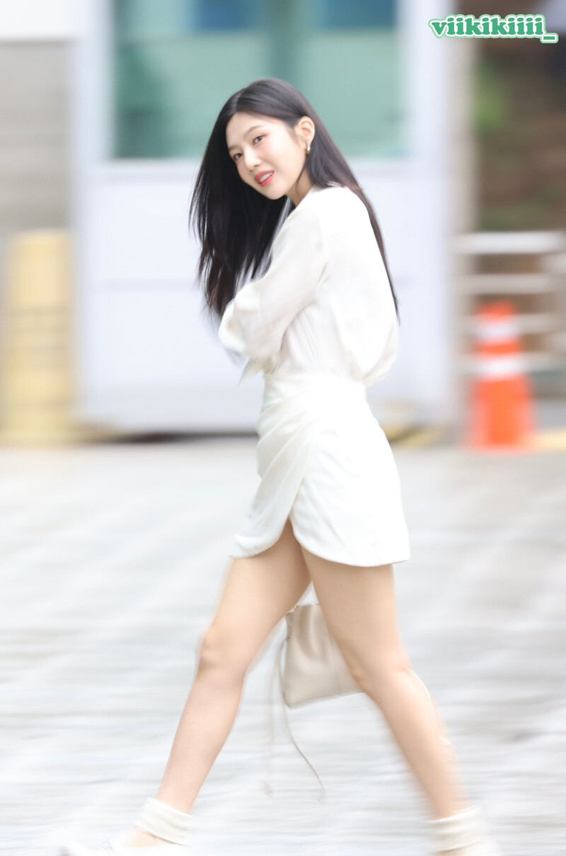 230621 Joy at SBS 'Animal Farm' Commute documents 15