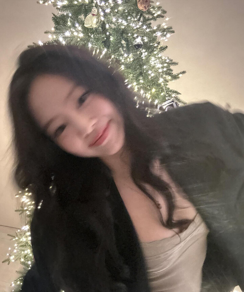 231231 JENNIE INSTAGRAM UPDATE documents 9