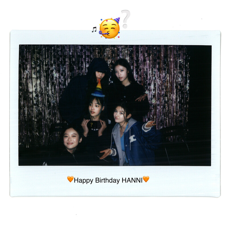 241006 - NewJeans Twitter Update | HAPPY HANNY DAY documents 3