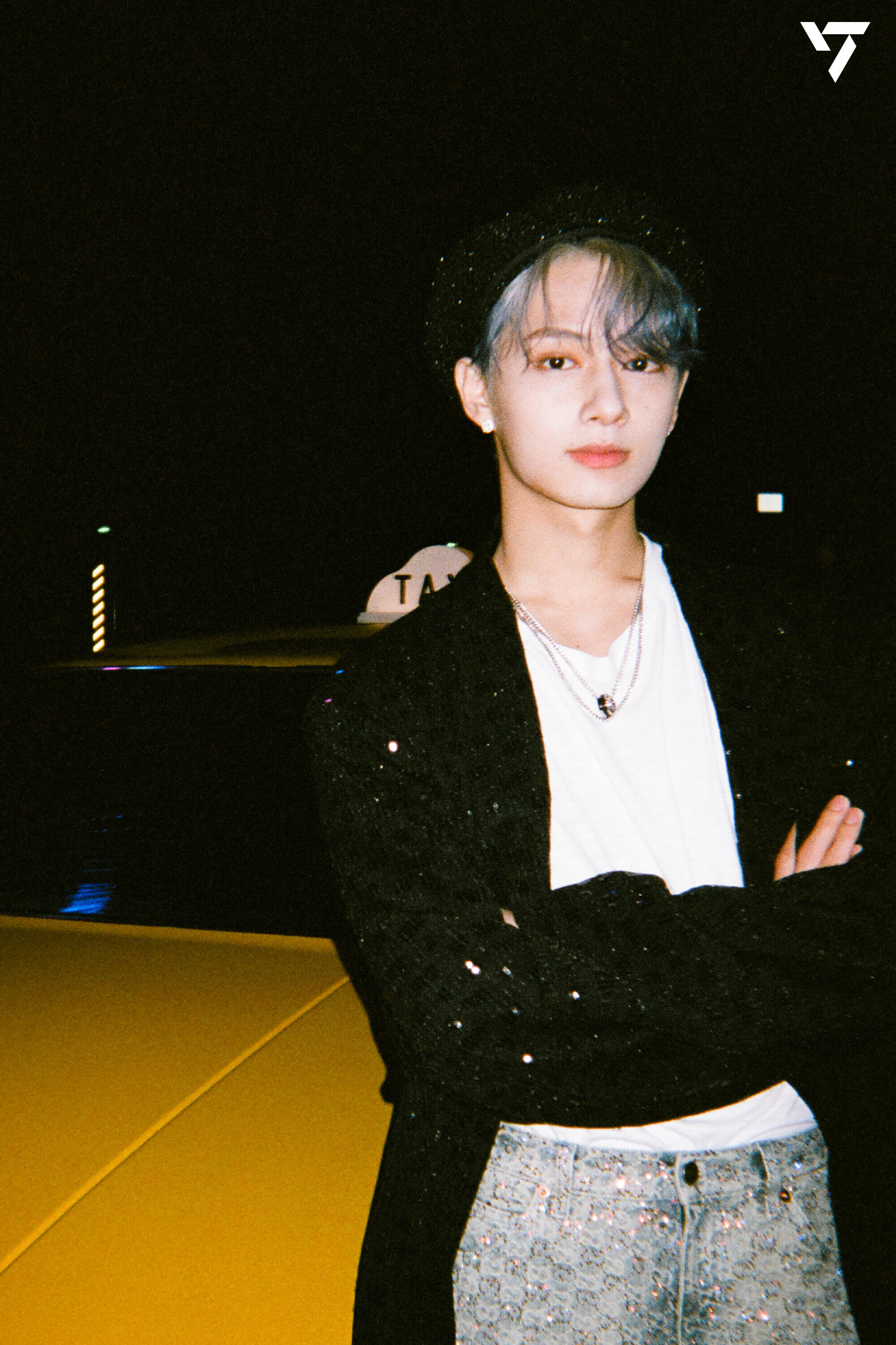 220725 SEVENTEEN 'SECTOR 17' Behind film photo - Jun | Weverse