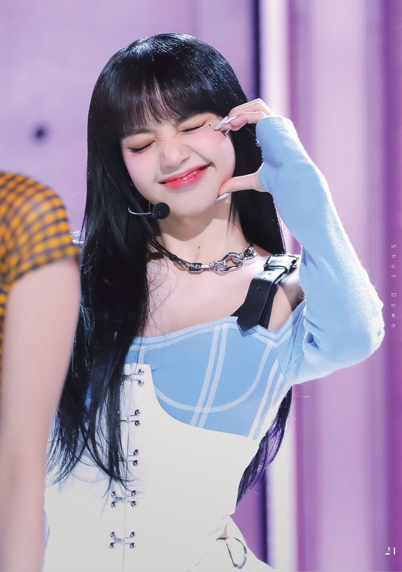 220925 BLACKPINK Lisa - 'Shut Down' at Inkigayo documents 5