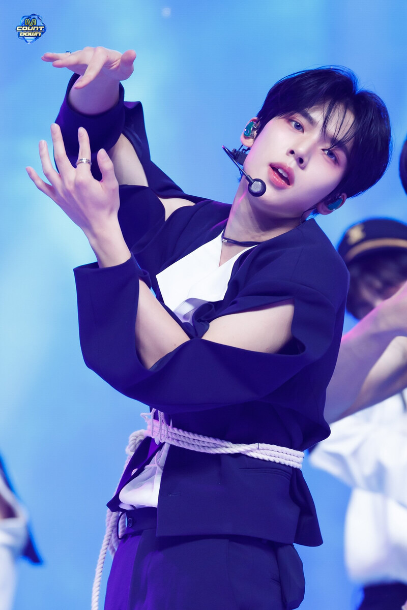 240425 ZEROBASEONE Yu Jin - 'SWEAT' at M Countdown documents 1