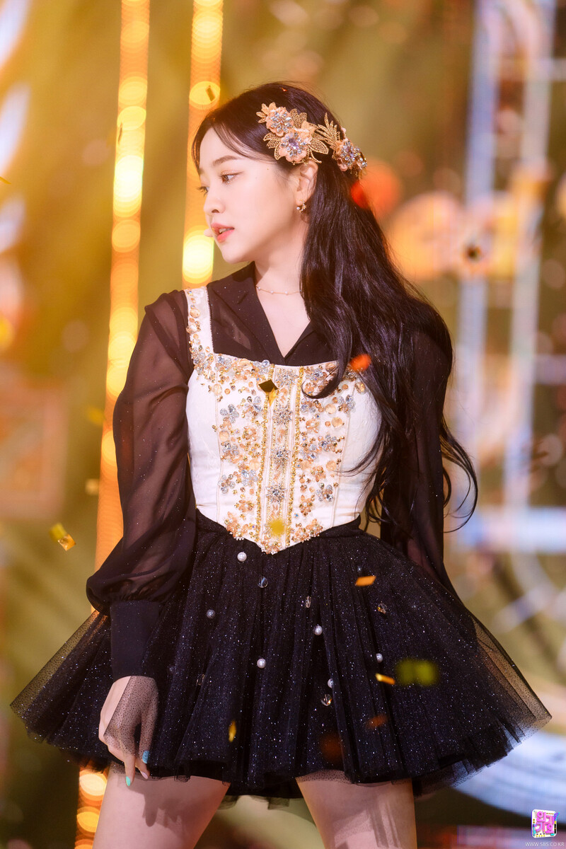 220403 Red Velvet Yeri - 'Feel My Rhythm' at Inkigayo documents 10