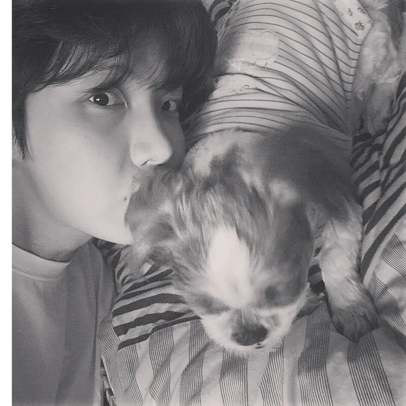 230202 BTS J-HOPE Instagram Update documents 3