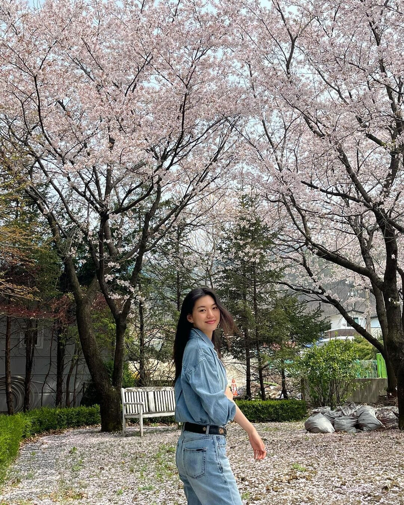 240411 Doyeon Instagram update documents 2