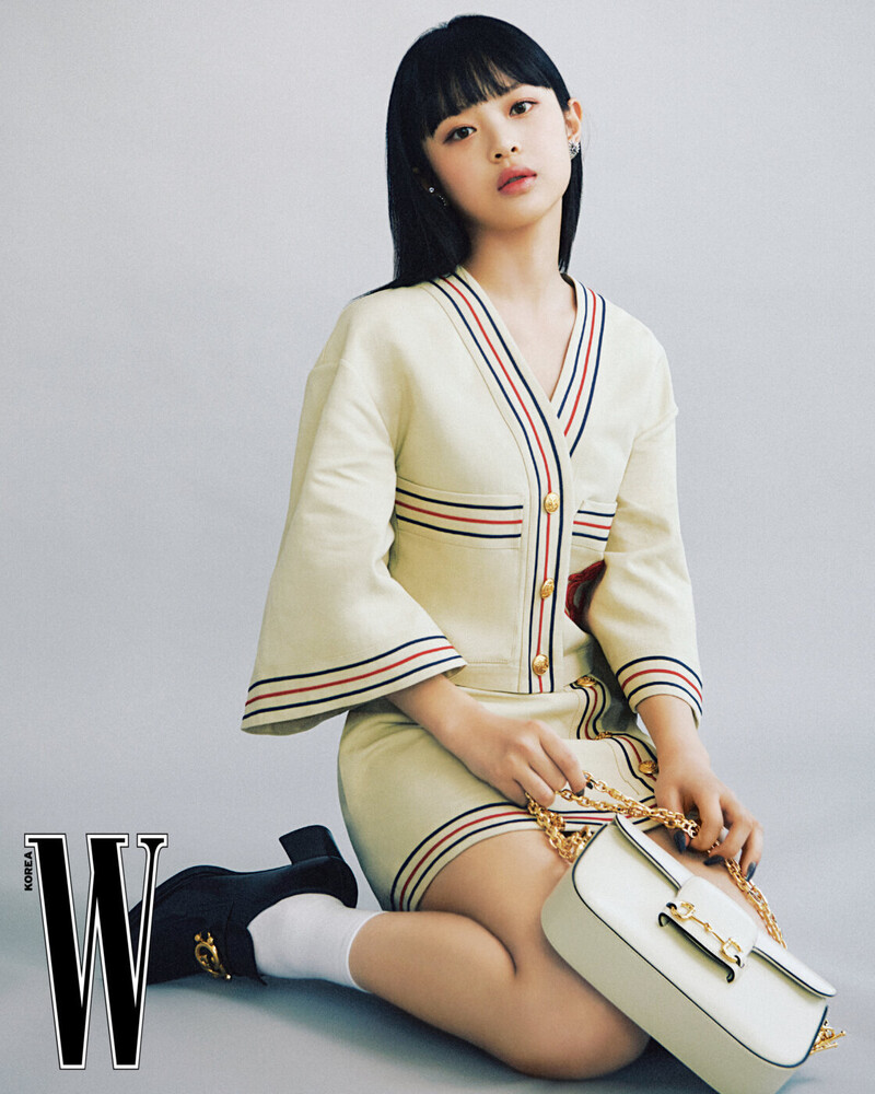 NewJeans HANNI for W Korea x GUCCI Vol. 07 Issue 2023 documents 2