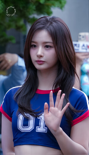 240906 NMIXX Sullyoon -Music Bank Commute