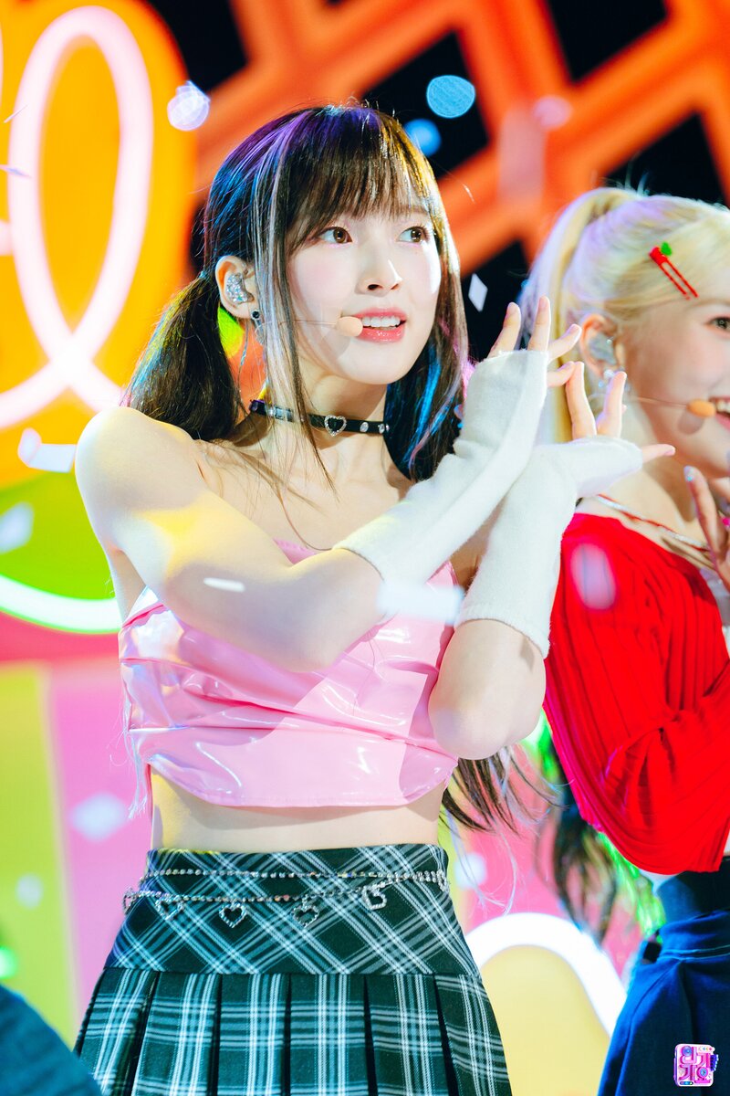 230730 OH MY GIRL Arin - 'Summer Comes' at Inkigayo documents 2