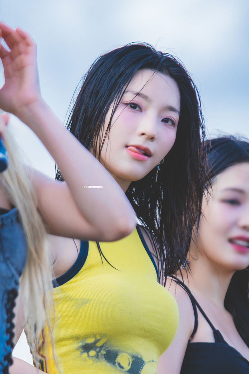 240727 fromis_9 Saerom - Waterbomb Festival in Busan documents 5