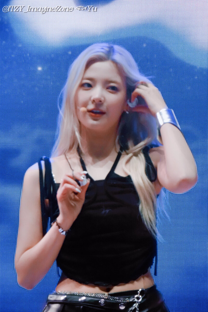 230520 ITZY Lia - Head In The Clouds Festival documents 1