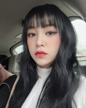 220325 PIXY Instagram Update - Lola