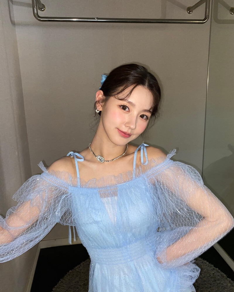 210713 (G)I-DLE Miyeon SNS Update documents 5