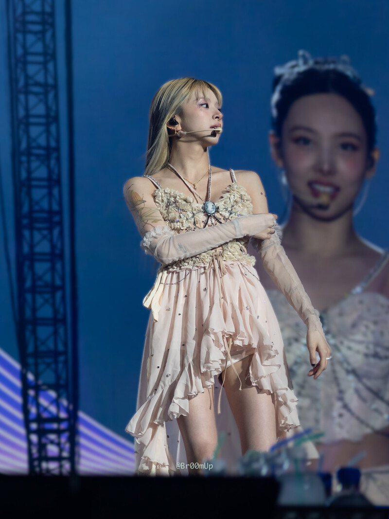 230621 TWICE Chaeyoung - ‘READY TO BE’ World Tour in Dallas documents 2