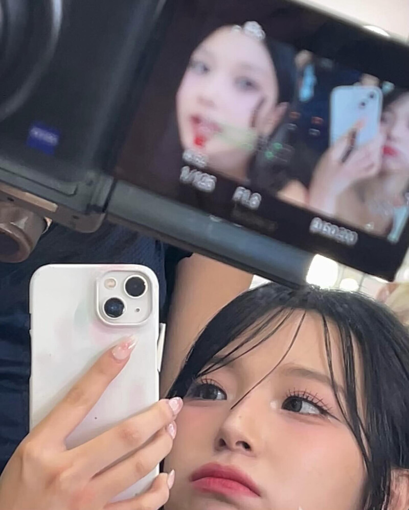 240820 fromis_9 Jiheon Instagram Update documents 7