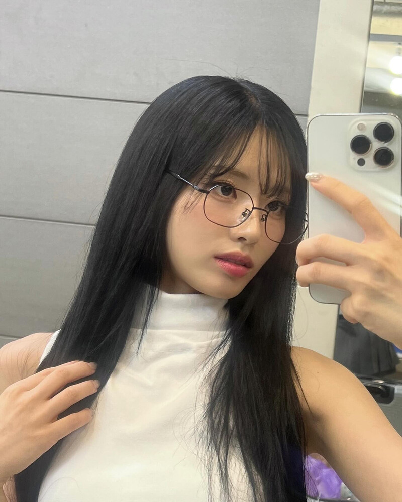 240901 fromis_9 Jiwon Instagram Update documents 3