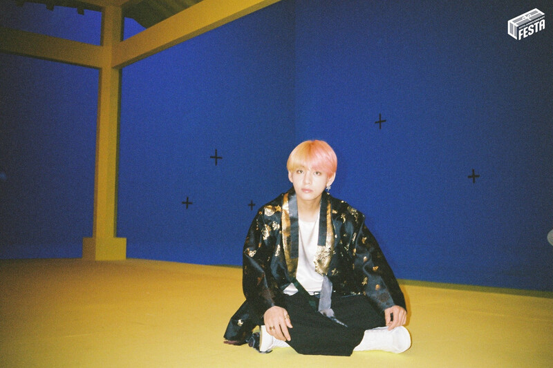 BTS EXHIBITION Film Camera Photo (B side ver.) documents 12