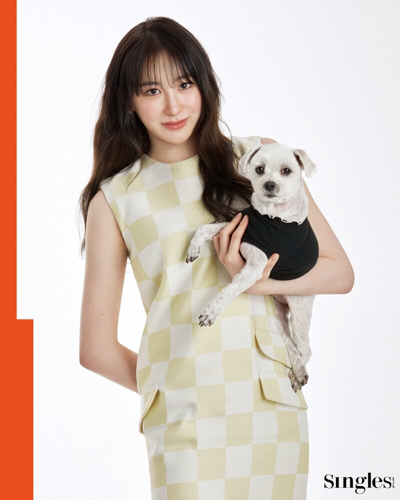 Lee Chae Yeon for Singles Magazine's Special Pictorial - 2024 Pet Campaign documents 1