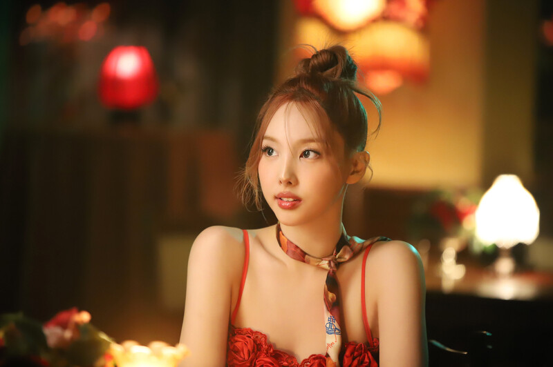 NAYEON 'ABCD' MV - Behind the Scenes documents 15