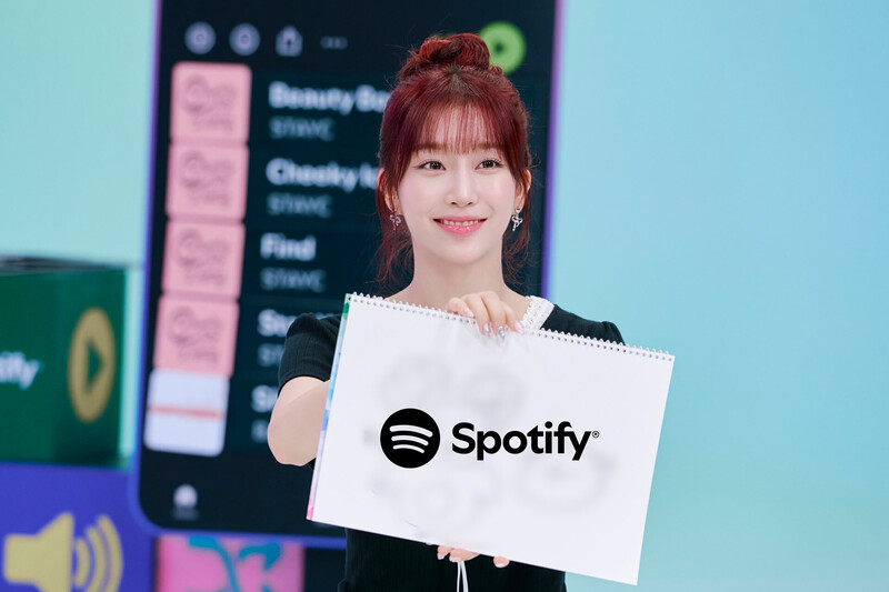 Spotify Kpop Twitter Update - STAYC - Kpop On! Playlist documents 1