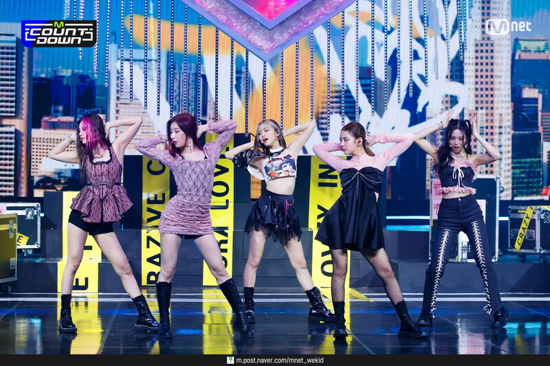 210930 ITZY - 'LOCO' at M Countdown documents 2