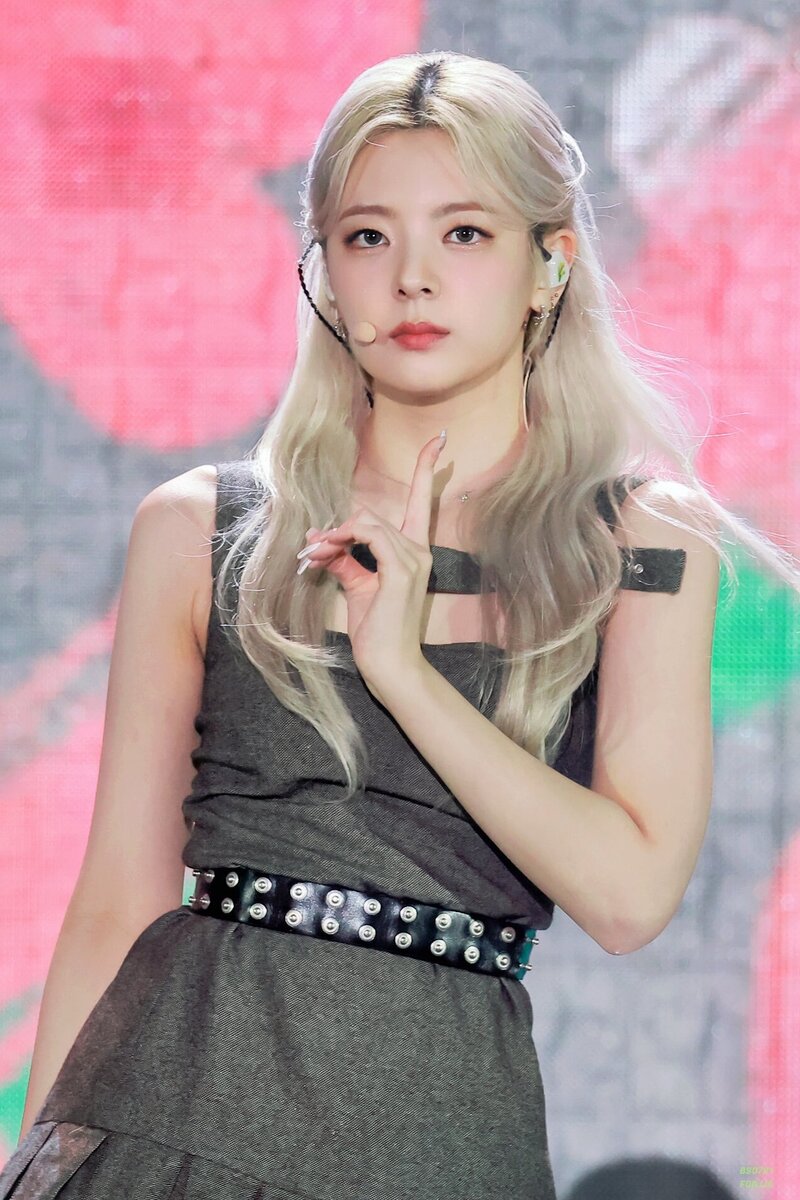 230527 ITZY Lia - 29th Dream Concert documents 3