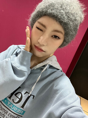 230222 - YOON JIA Twitter Update