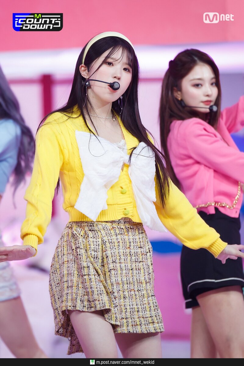 210902 fromis_9 - 'Talk & Talk' at M Countdown documents 13