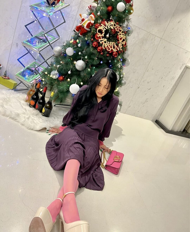 211222 Hwa Sa Instagram Update documents 3