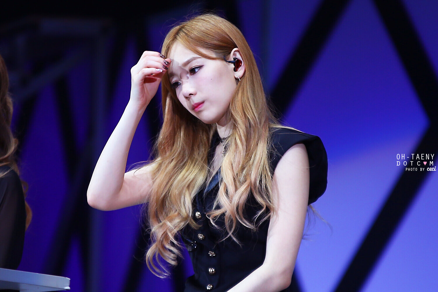 140930 Girls' Generation Taeyeon at GG FM in Shanghai | kpopping