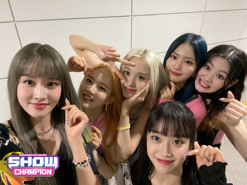 210922 STAYC SNS Update at Show Champion documents 4