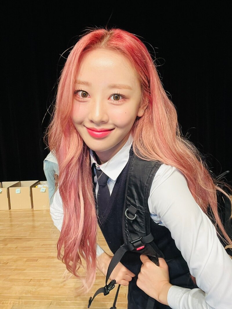 220710 LOONA Twitter Update - Yves documents 4
