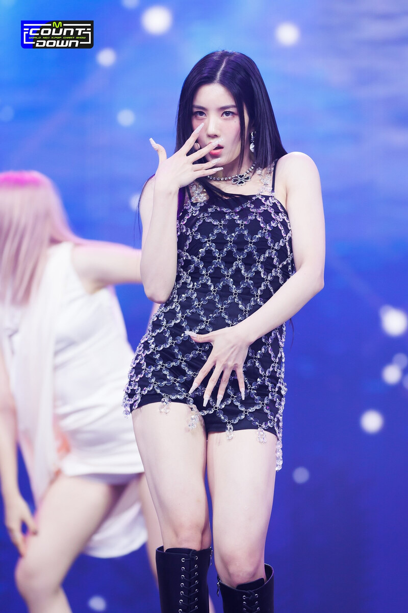 221013 Kwon Eunbi 'UNDERWATER' at M Countdown documents 3