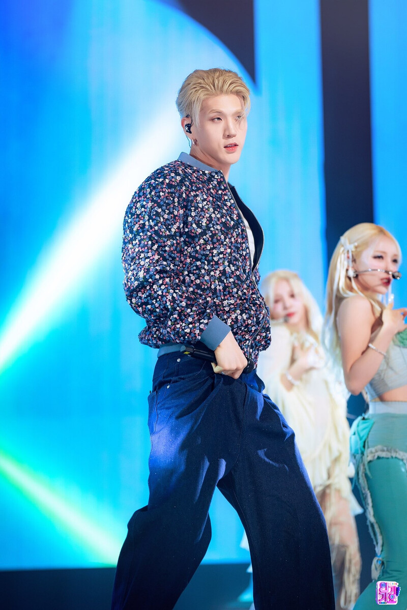 KARD - Tell My Momma at SBS Inkigayo documents 15