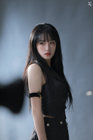 230202  Yuehua Naver Post - YENA - 'Love War' MV Behind