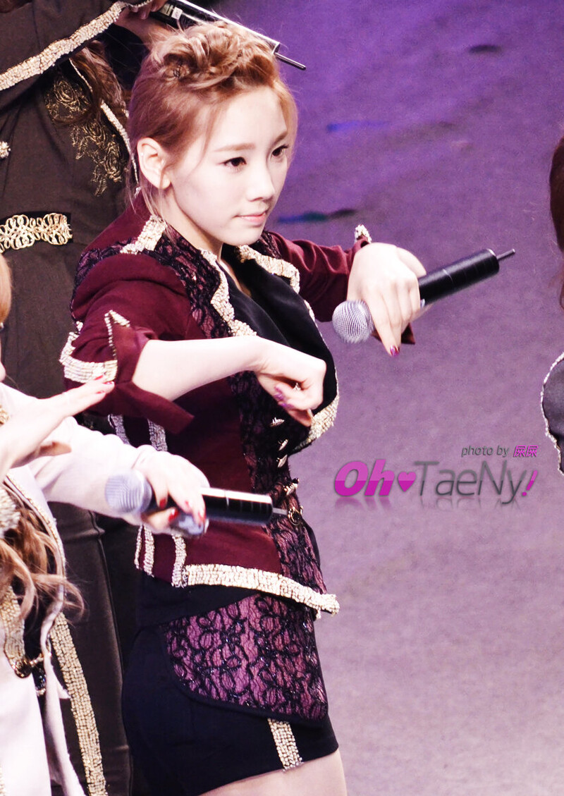 120401 Girls' Generation Taeyeon at LG 3D Festival documents 5