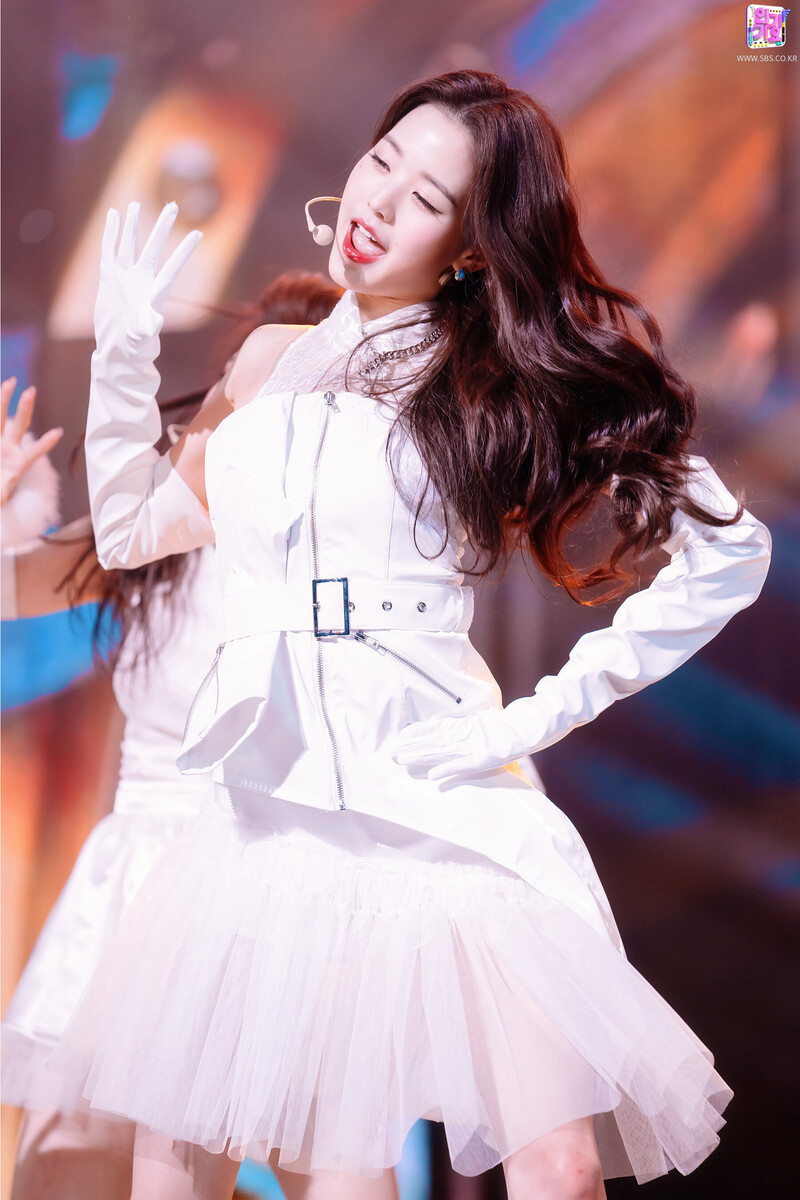 211212 IVE Wonyoung - "ELEVEN" at Inkigayo documents 4