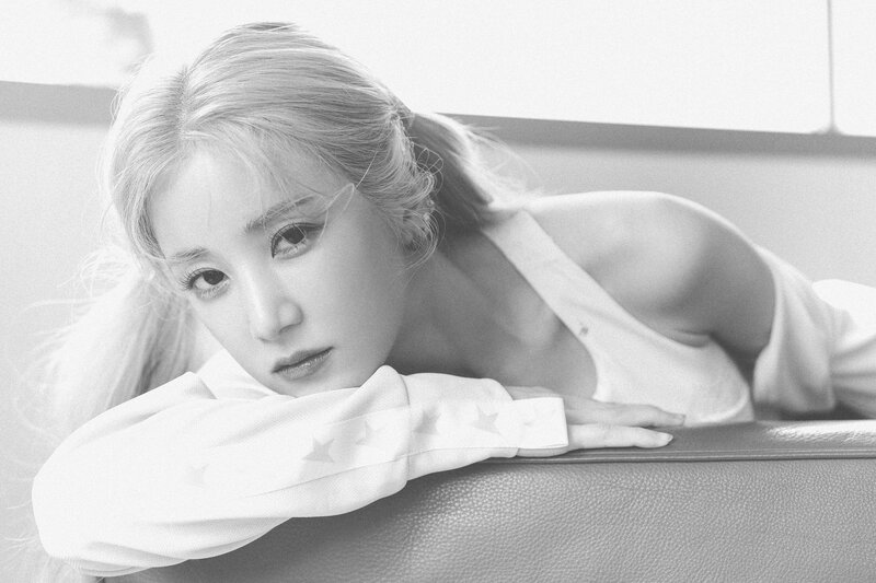 Apink Chorong for Pilates S Magazine June 2022 Issue documents 13