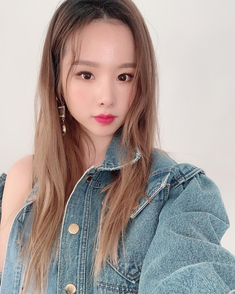 190321 Solji Instagram Update documents 1