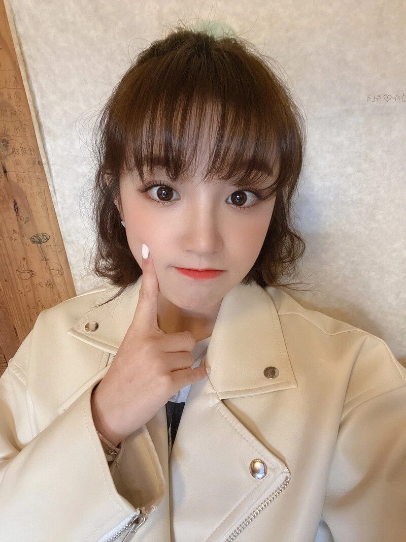 210318 Yuqi Twitter Update ((G)I-DLE) documents 1