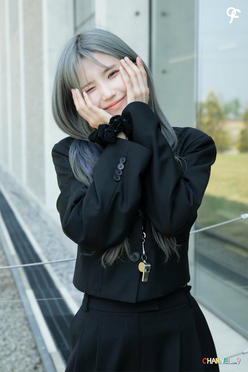 220831 fromis_9 Weverse - <CHANNEL_9> EP35-38 Behind Photo Sketch documents 10