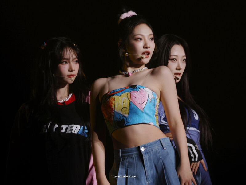 230225 aespa Ningning - 1st Concert 'SYNK : HYPER LINE' in Seoul Day 1 documents 17