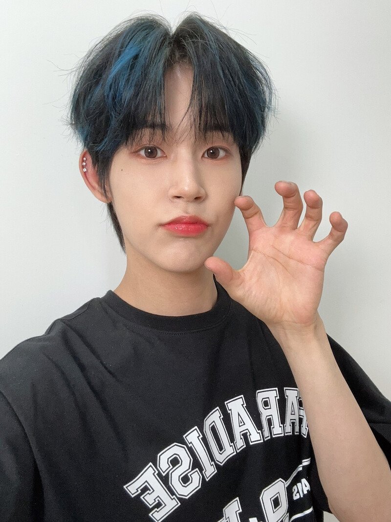 230522 NINE.i Twitter Update - Seowon | kpopping