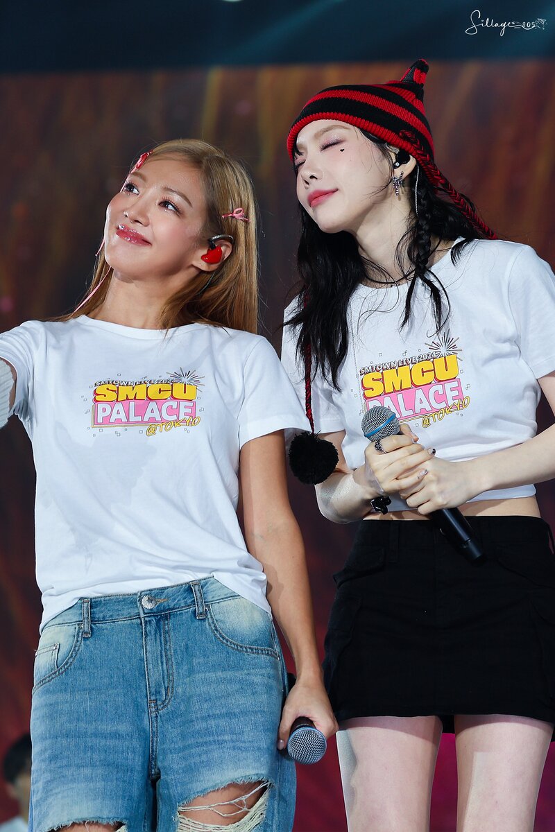 240221 Girls' Generation Taeyeon & Hyoyeon at SMTOWN Live in Japan documents 5