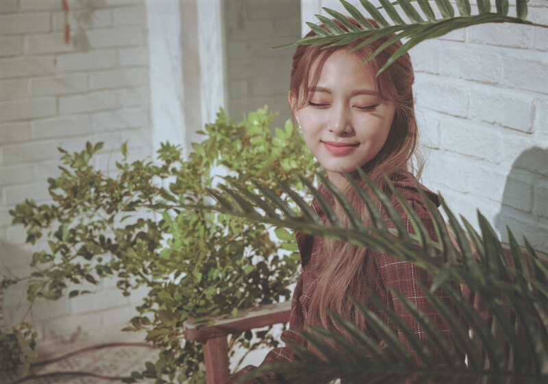 Yes, I am Tzuyu 1st Photobook [SCANS] documents 3