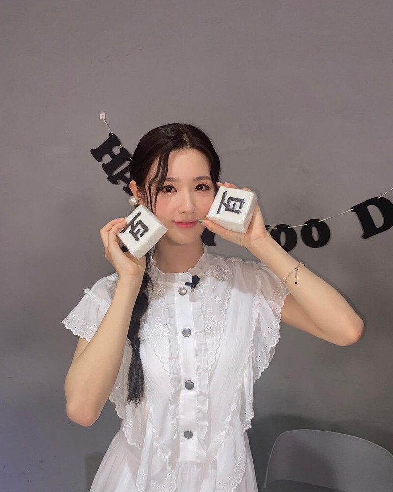 210527 (G)I-DLE SNS Update - Miyeon documents 4