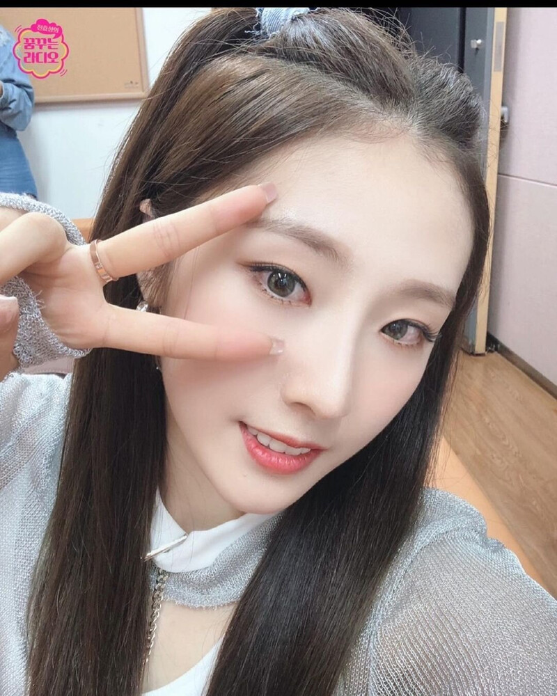 210706 LOONA Twitter Update - Haseul documents 3