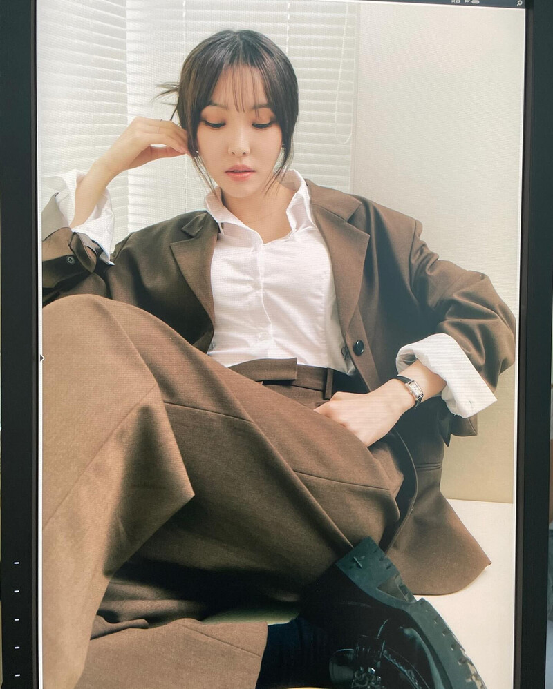 231215 Yuju Instagram Update documents 10